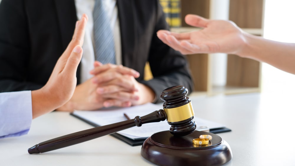 Comprendre le divorce : démarches, avocat et impacts sur la famille